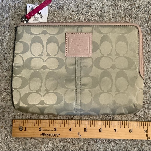 Coach LW Sig Nyl EW Zip Top Tote & Ereader case NWT #SV/Khaki Drk pink pull/tag - Picture 11 of 14